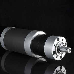 Synchronmotor ROBASE mit Planetengetriebe