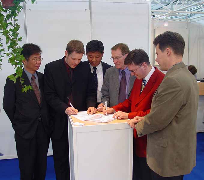 Contract with SPG at Hannover fair HMI 2003