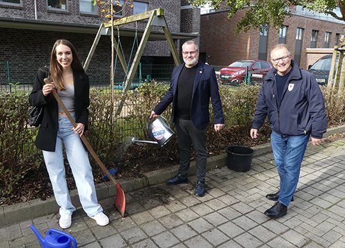 tree planting_campaign_for_the 20th_anniversary_of_puu_Rotek_500_360