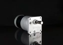 Synchronmotor ROBASE 44 mit Stirnradgetriebe