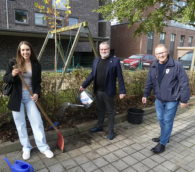 tree-planting campaign for the- 0th anniversary of puu Rotek